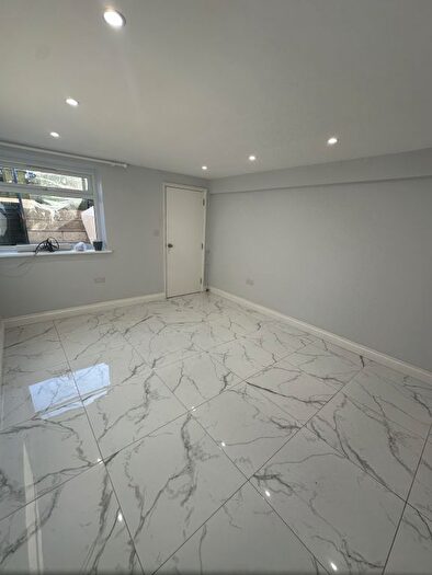 2 Bedroom Flat To Rent In Old Kent Road, London, SE1