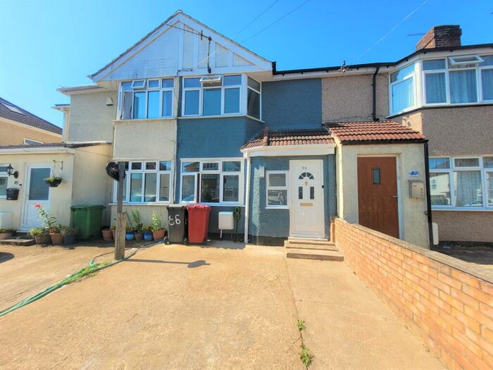 3 Bedroom House To Rent In Salt Hill Way, Slough, SL1