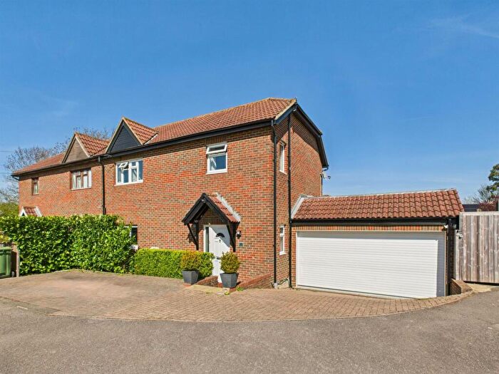 3 Bedroom Semi-Detached House For Sale In Pembury Close, Coulsdon, CR5