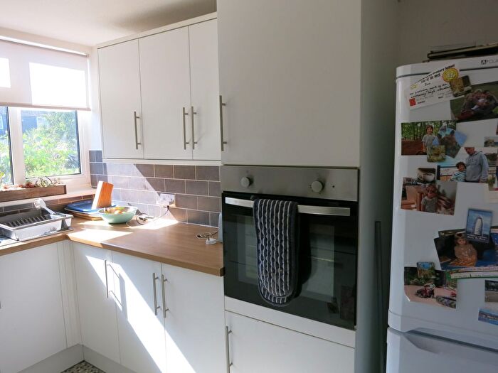 1 Bedroom Flat To Rent In St Johns Road, Westcott, Dorking, RH4