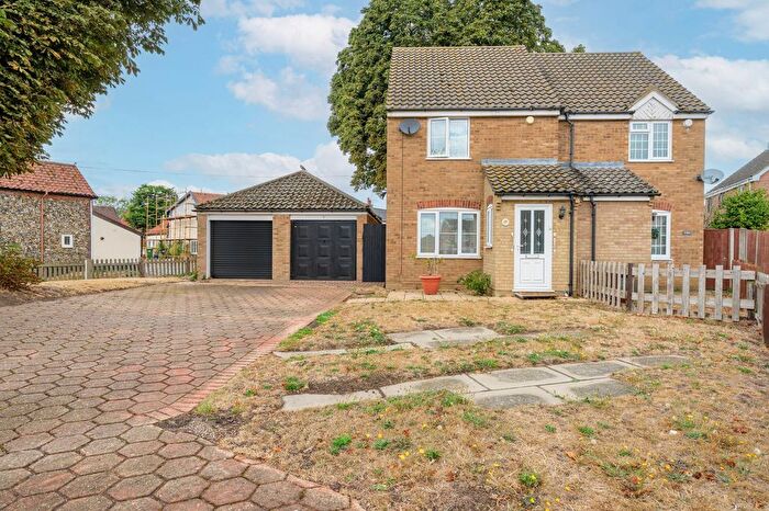3 Bedroom Semi-Detached House For Sale In Thorpe Drive, Attleborough, NR17