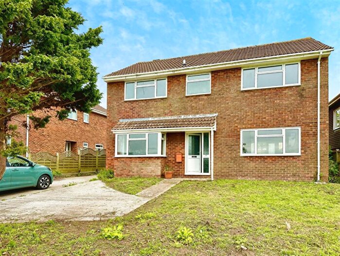 4 Bedroom Detached House For Sale In Severn View Road, Woolaston, Lydney, GL15