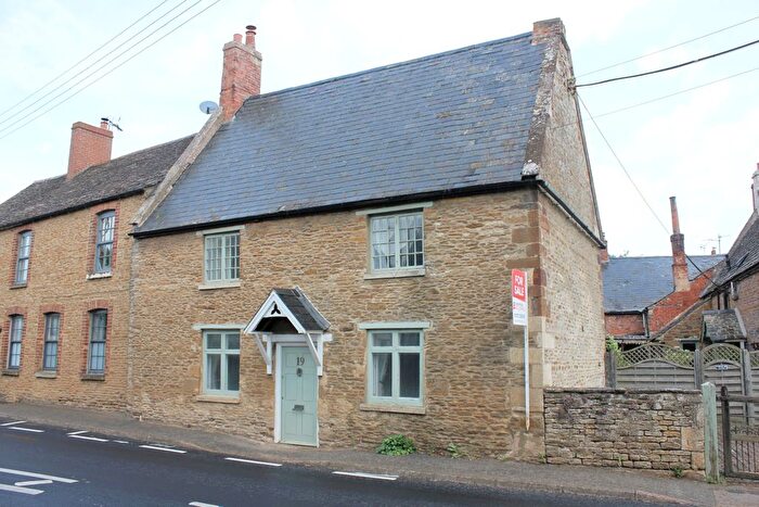 3 Bedroom Cottage For Sale In Main Road, Glaston, LE15