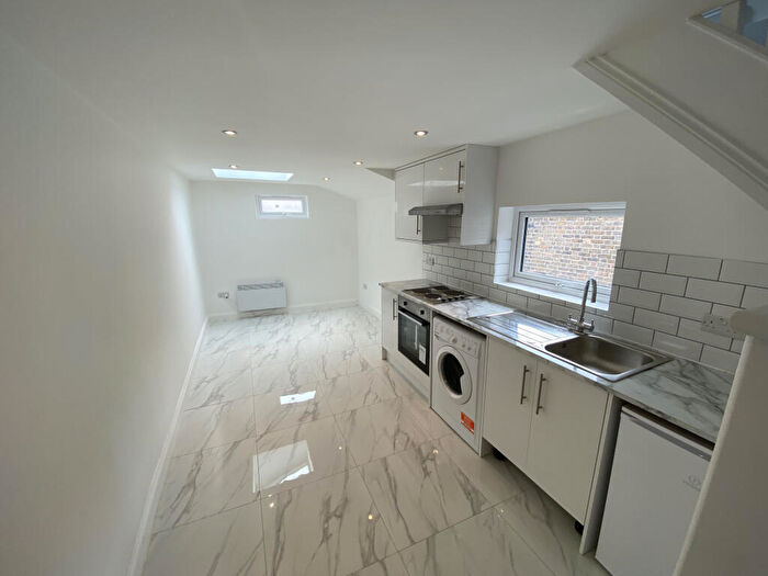 1 Bedroom Apartment To Rent In High Road Leyton, London, E10