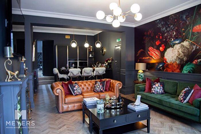 2 Bedroom Apartment For Sale In Poole Hill, Bournemouth, BH2