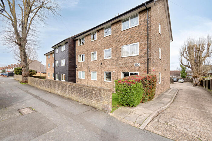 1 Bedroom Apartment For Sale In Benhill Road, Sutton, SM1