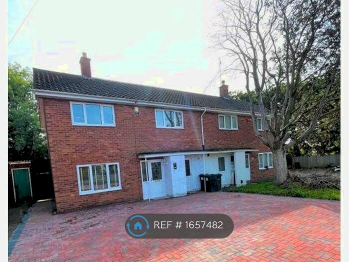 4 Bedroom Semi-Detached House To Rent In Grange Farm Drive, Birmingham, B38