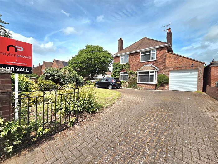 3 Bedroom Detached House For Sale In Estcourt Road, Gloucester, GL1