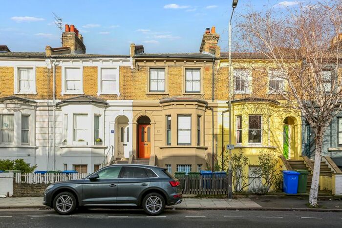1 Bedroom Flat To Rent In Graces Road, London, SE5