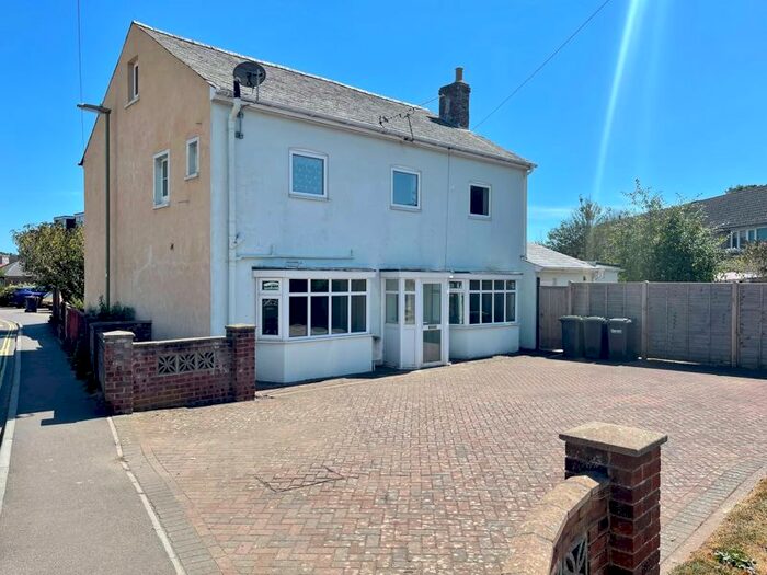 4 Bedroom Semi-Detached House To Rent In Station Road, Hayling Island, PO11