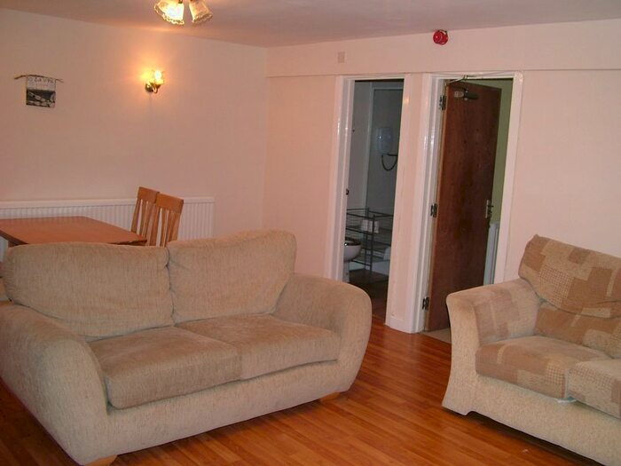 2 Bedroom Flat To Rent In Brunswick Street, Swansea, SA1