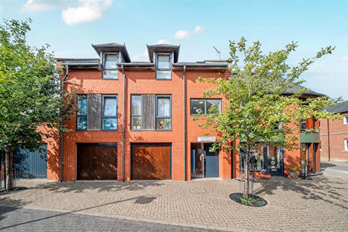 2 Bedroom Flat For Sale In Crossmolina Buildings, Snuff Street, Devizes, SN10