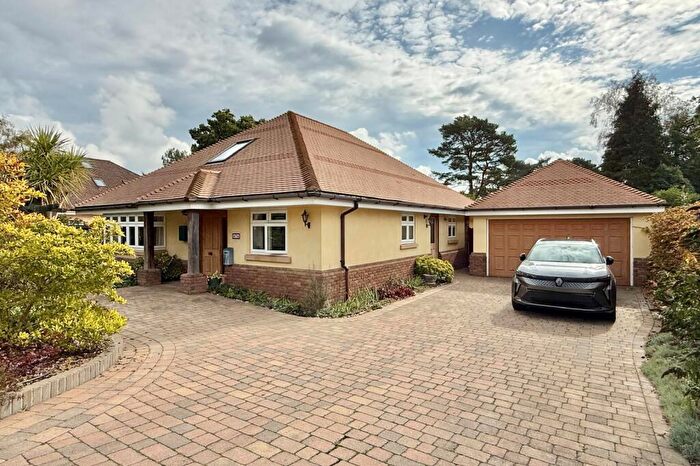 5 Bedroom Detached House For Sale In St Ives Park, Ashley Heath, BH24
