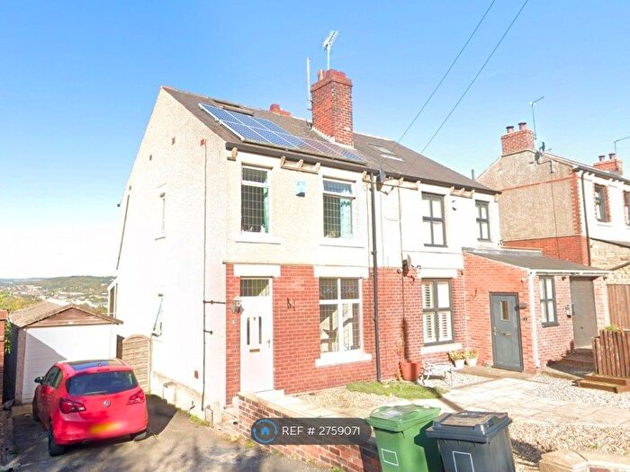 3 Bedroom Semi Detached House To Rent In Claremont Longcauseway, Dewsbury, WF12