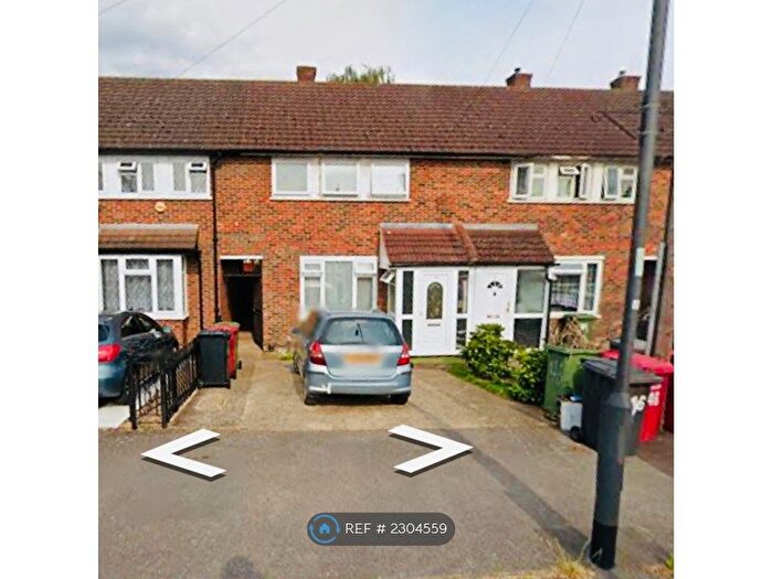 3 Bedroom Terraced House To Rent In Trelawney Avenue, Slough, SL3