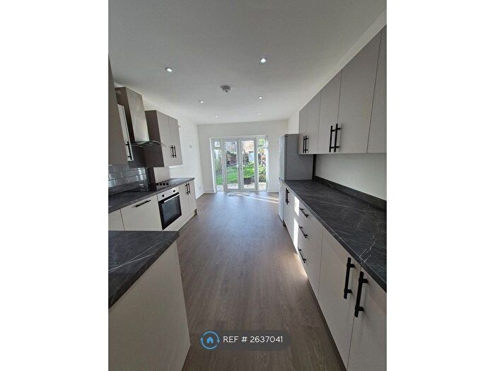 4 Bedroom Semi Detached House To Rent In Elmers End Road, London, SE20