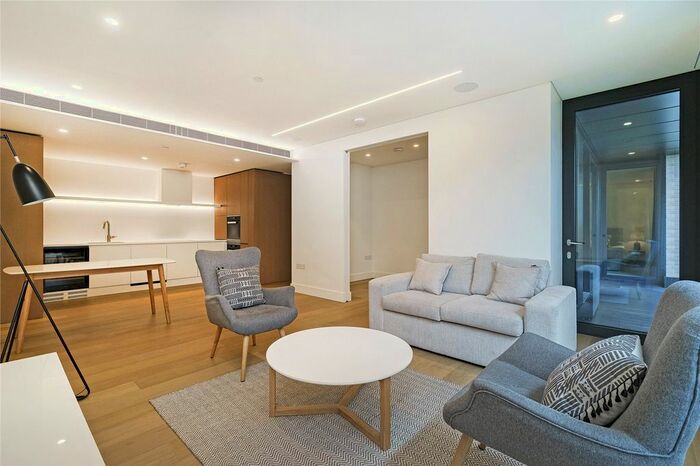 3 Bedroom Flat To Rent In Rathbone Place, London, W1T