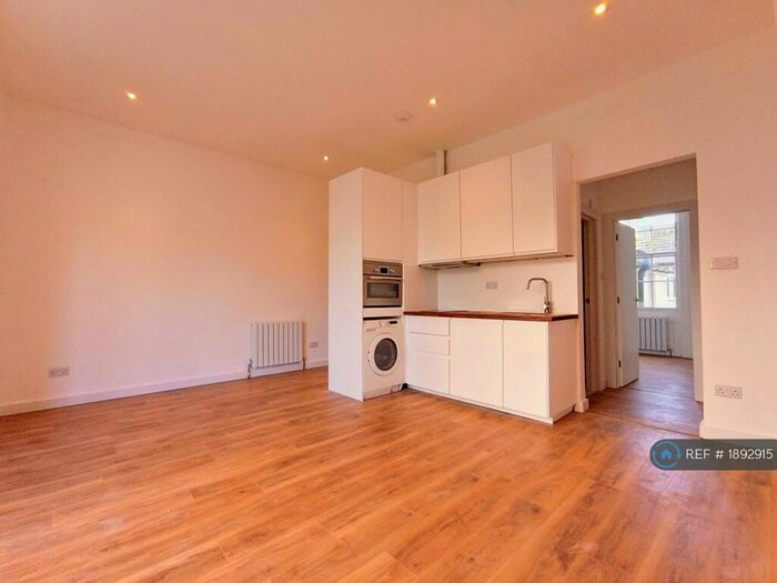 1 Bedroom Flat To Rent In Clarence Square, Brighton, BN1