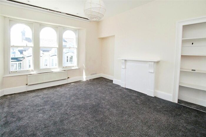 1 Bedroom Flat To Rent In Woodland Terrace, Greenbank Road, Plymouth, Devon, PL4