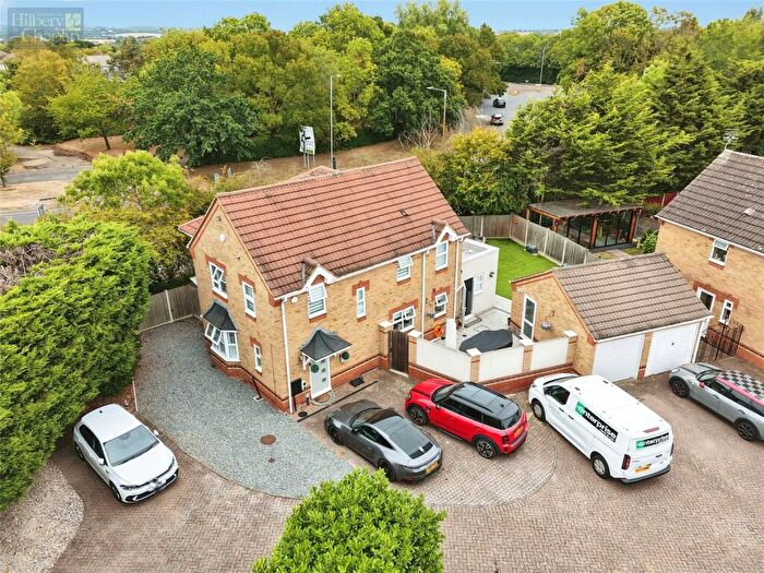 4 Bedroom Detached House For Sale In Waverley Road, Laindon, Basildon, Essex, SS15