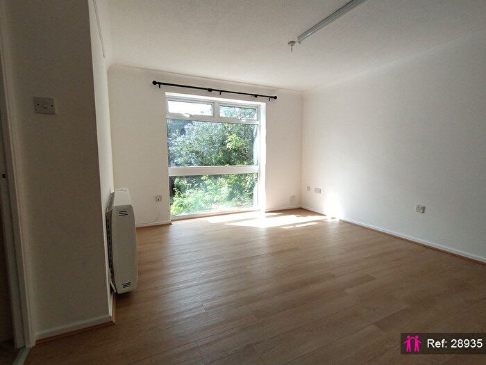 2 Bedroom Maisonette To Rent In Hook Farm Road, Bridgnorth, WV16
