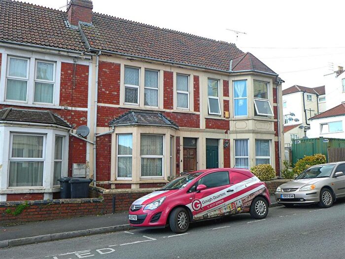 3 Bedroom End Of Terrace House To Rent In The Avenue, St George, Bristol, BS5