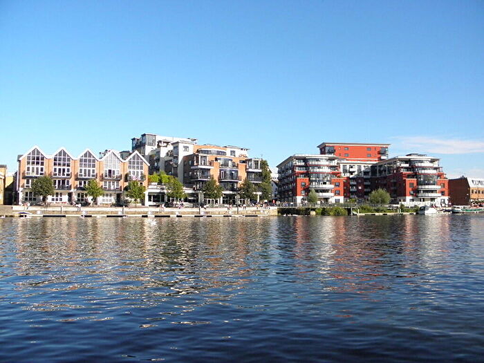 1 Bedroom Apartment For Sale In Charter Quay, Kingston Upon Thames, KT1