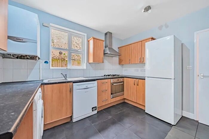5 Bedroom Terraced House To Rent In Pitcairn Road, Mitcham, CR4