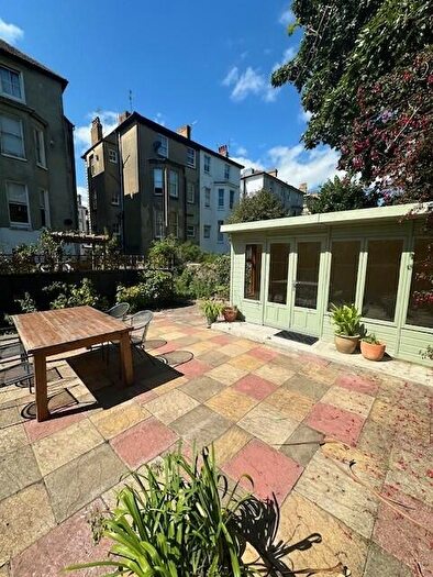 2 Bedroom Apartment To Rent In Selbourne Road, BN3