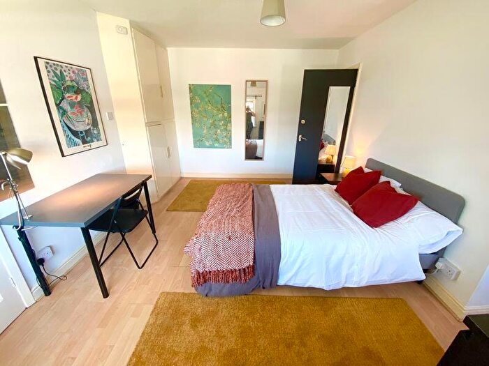 6 Bedroom House To Rent In Lockleaze Road, Bristol, BS7