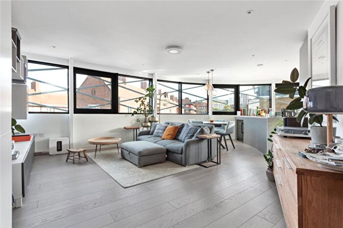 2 Bedroom Apartment For Sale In Princelet Street, London, E1