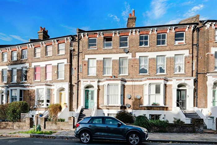 2 Bedroom Flat For Sale In Oseney Crescent, NW5