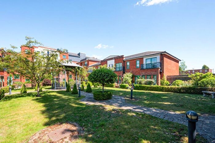 2 Bedroom Flat For Sale In Central Road, Worcester Park, KT4