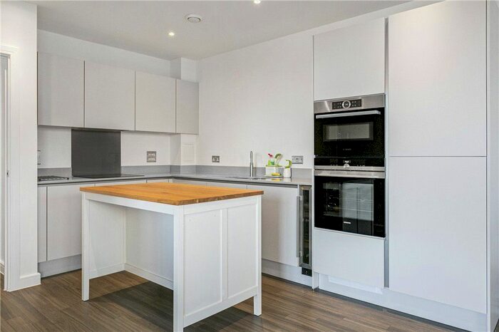 2 Bedroom Flat To Rent In Bollo Bridge Road, London, W3