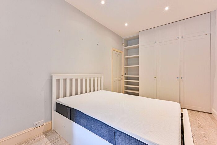 1 Bedroom Flat To Rent In Lyndhurst Mansions, Munster Village, London, SW6