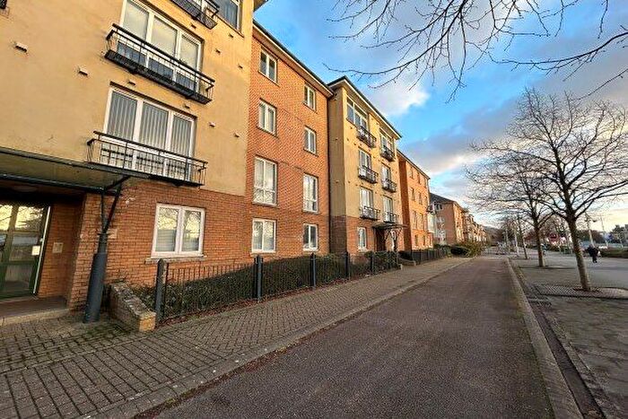 2 Bedroom Flat To Rent In Vellacott Close, Cardiff, CF10