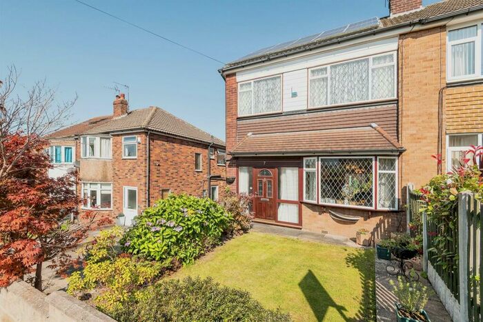 3 Bedroom House To Rent In Woodhill Gardens, Leeds, LS16