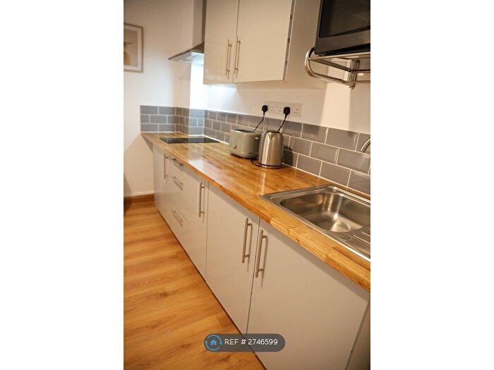 Studio To Rent In Grafton Road, London, NW5