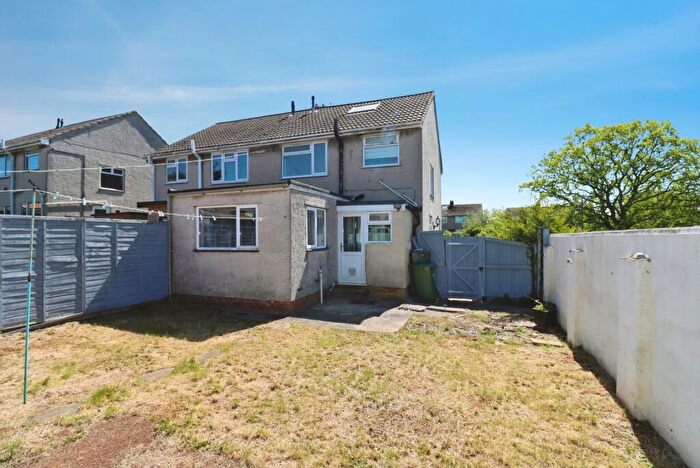 3 Bedroom Semi-Detached House For Sale In Fairway Close, Oldland Common, Bristol, BS30