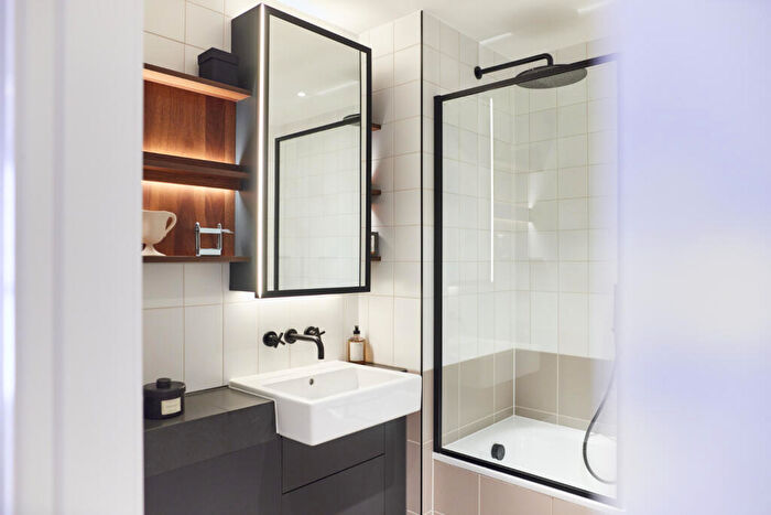 2 Bedroom Apartment For Sale In The Founding, Canada Water, SE16