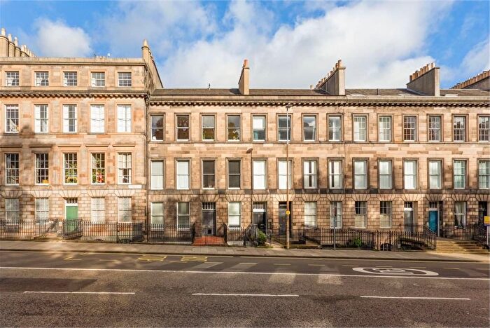 2 Bedroom Flat To Rent In Leopold Place, Hillside, Edinburgh, EH7