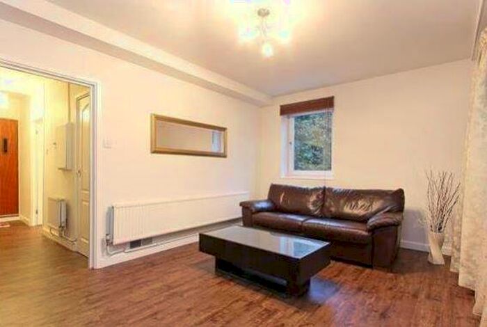 3 Bedroom Apartment To Rent In Madron Street, SE17