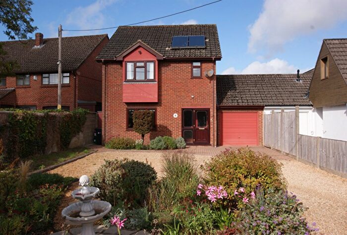 3 Bedroom Detached House For Sale In Wimborne Road, Corfe Mullen, Wimborne, Dorset, BH21