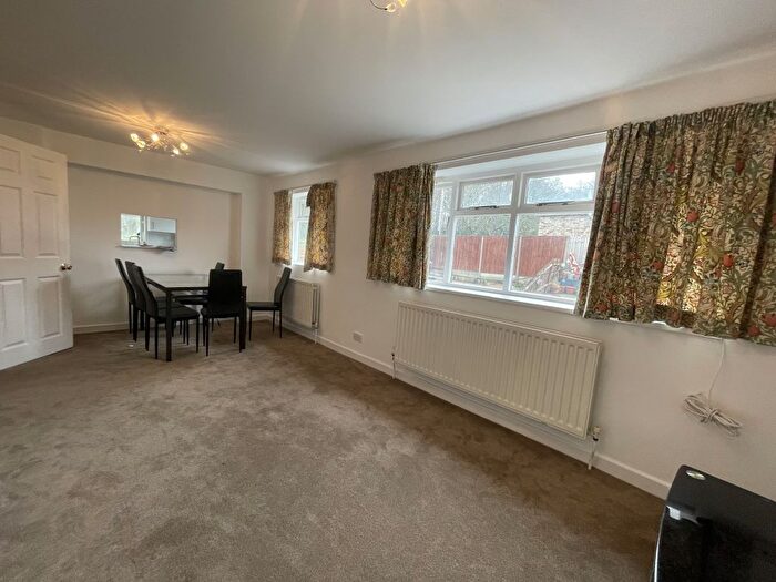 4 Bedroom Flat To Rent In Beverley Gardens, Wembley, HA9
