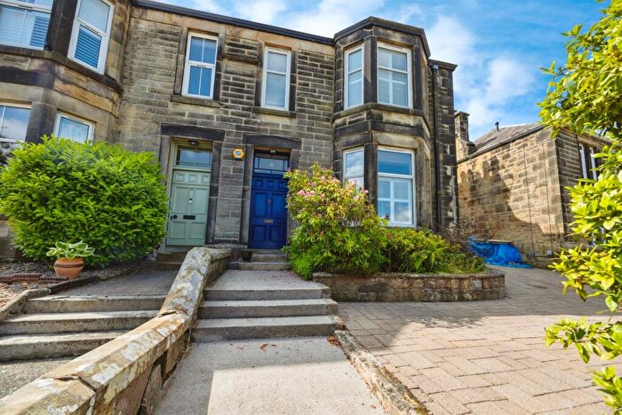 4 Bedroom Semi-Detached House For Sale In Harburn Road, West Calder, West Lothian, EH55