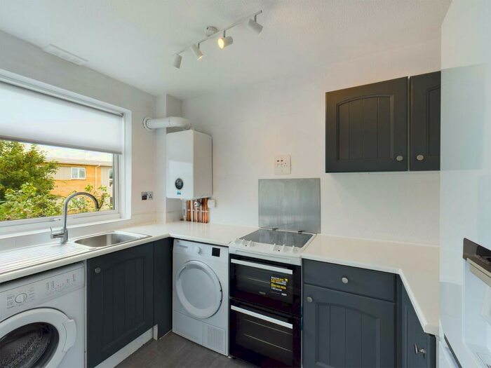 2 Bedroom Apartment To Rent In Chertsey, Surrey, KT16