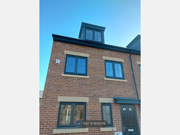 3 Bedroom Semi-Detached House To Rent In Hazel Grove, Thurnscoe, S63