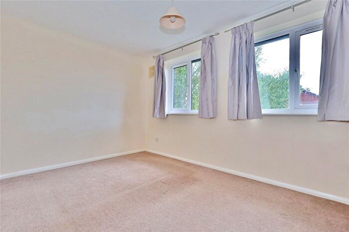 1 Bedroom Flat To Rent In Beta Road, Woking, Surrey, GU22