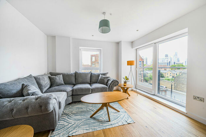 2 Bedroom Apartment To Rent In Forge Square, London, E14
