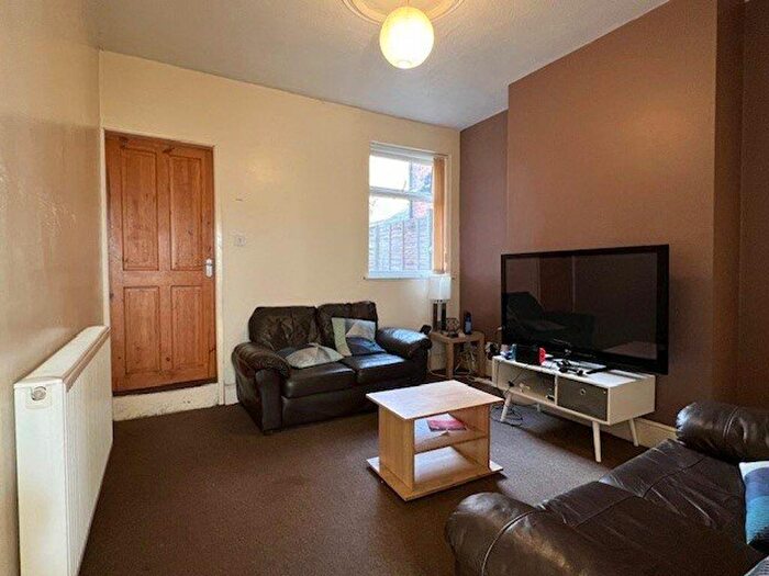 2 Bedroom Terraced House To Rent In Burns Street, Leicester, LE2